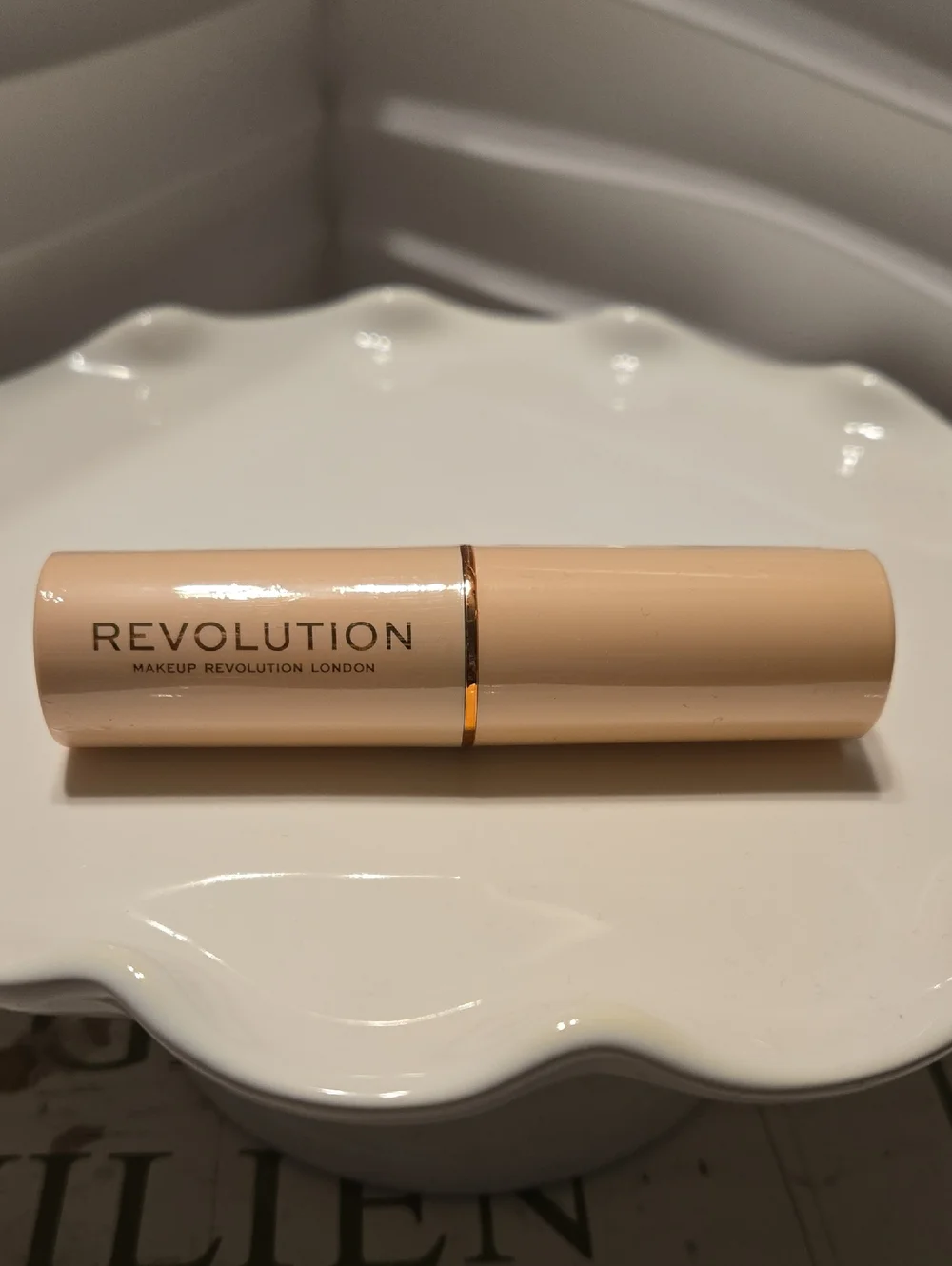 Revolution Base Stick Foundation - F11